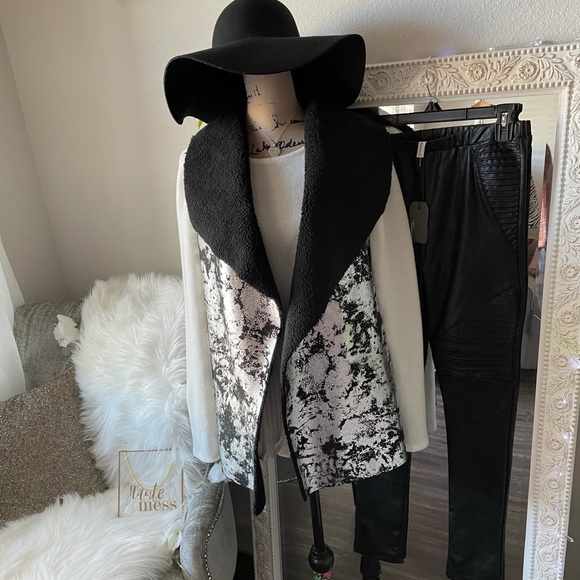 Metallic Sweater Vest Medium New - Picture 2 of 6